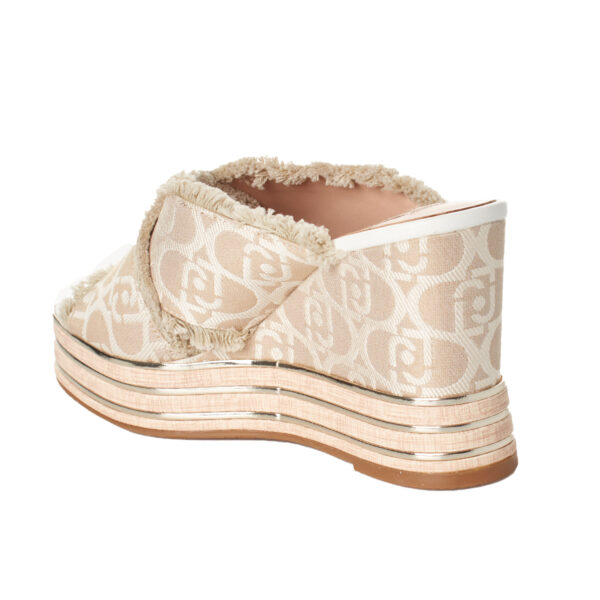 Sandali con zeppa da donna SA4135TX133